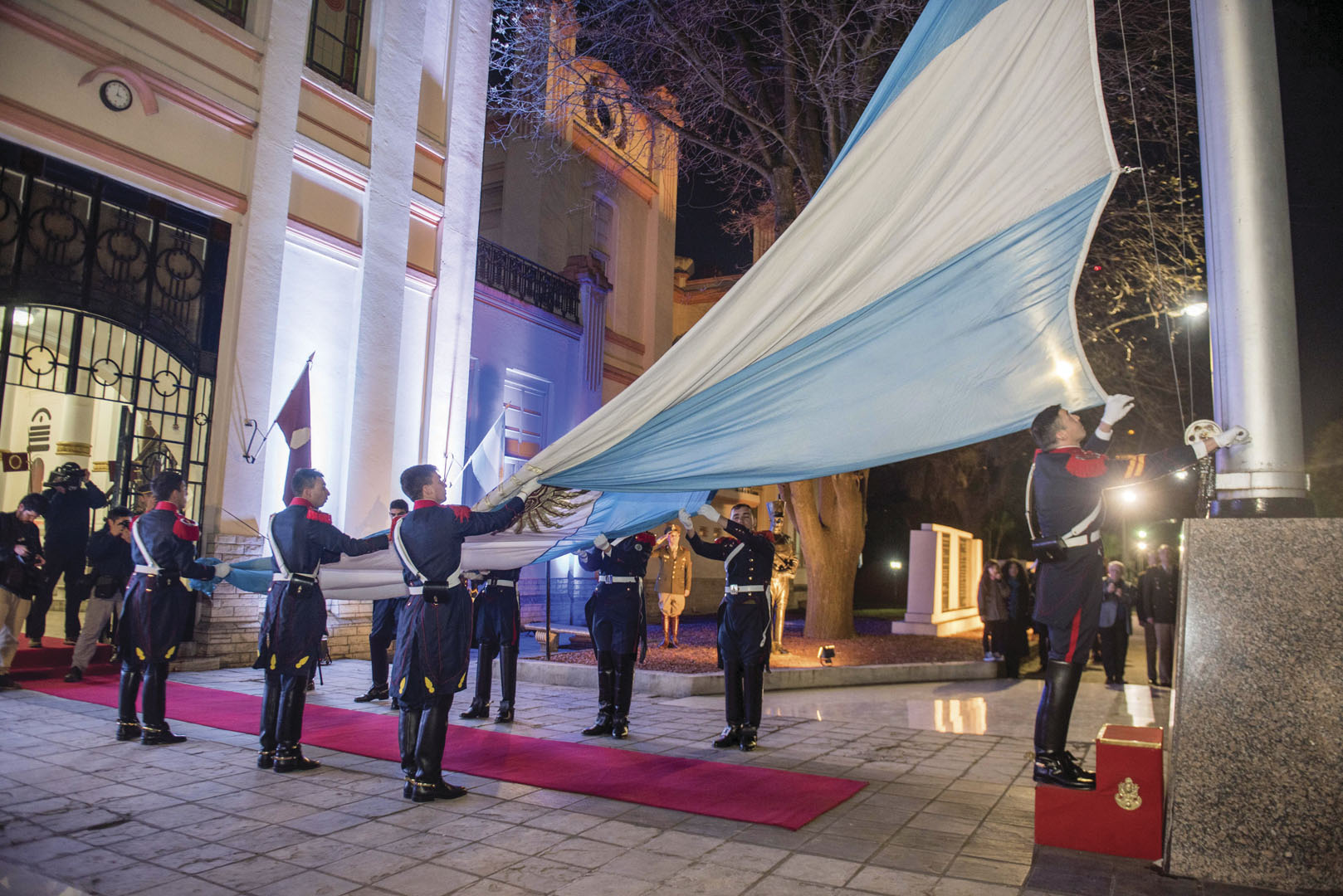 Presentación del Libro: “Bicentenario del Cruce de los Andes”